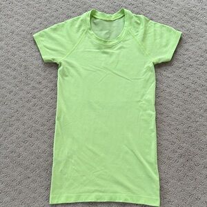 Lululemon Swiftly tech short sleeve